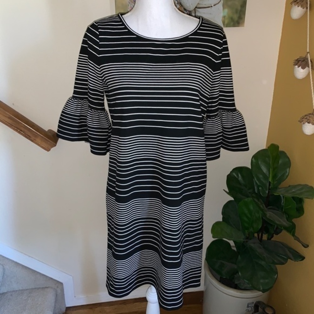 Max studio black and ivory dress size‎ small NWT